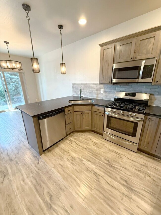 Building Photo - Luxury Condo, Center of Bozeman