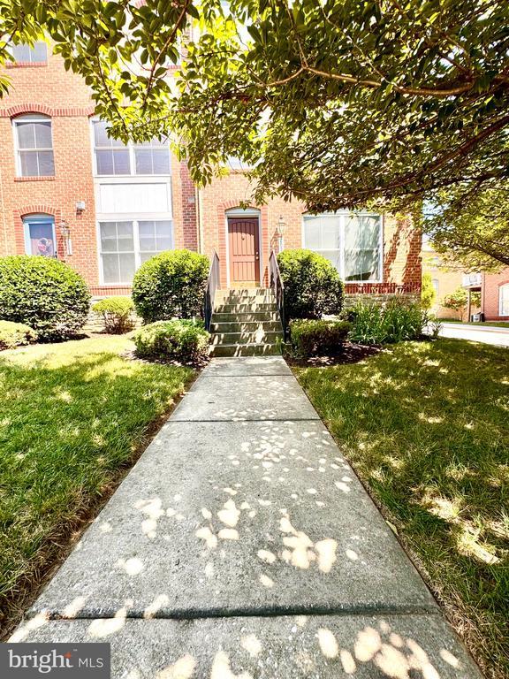 Primary Photo - 2062 Clipper Park Rd