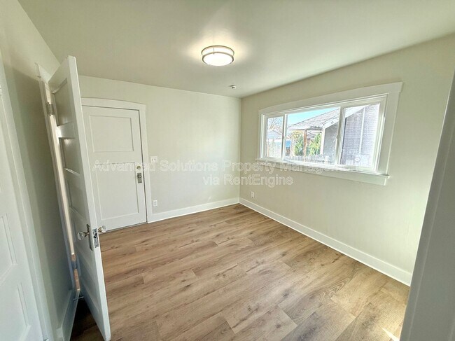 Building Photo - 270 E Coatsville Ave