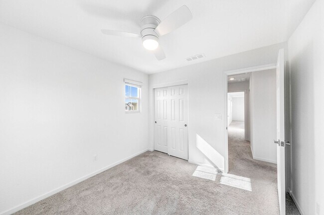 Building Photo - Citrus Heights AMAZING FLOOR-PLAN (Solar) ...