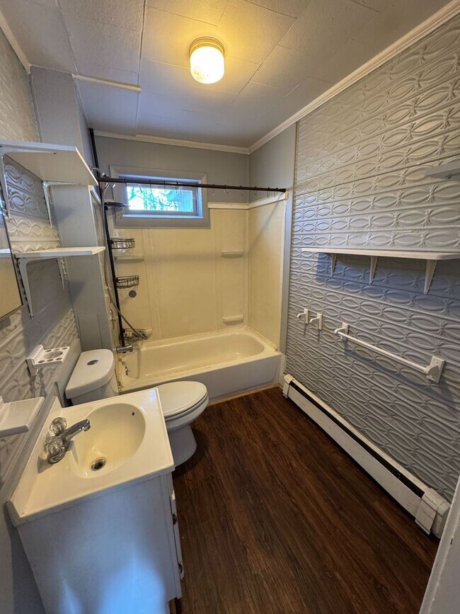 Building Photo - 64 Summer St