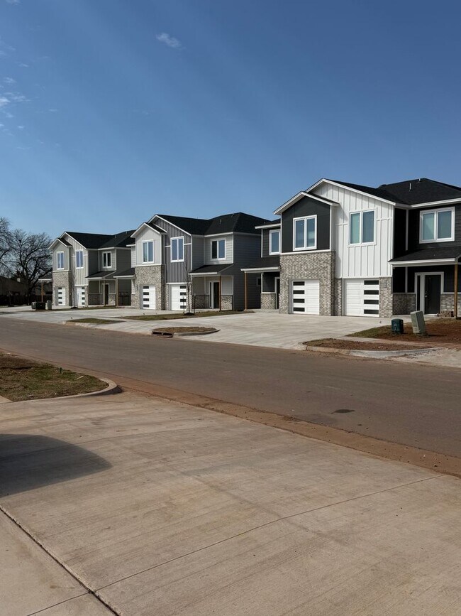 Building Photo - 1040 Prestige Pl