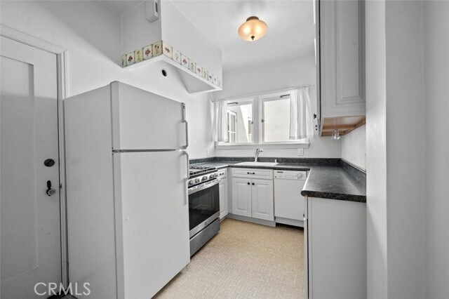 Building Photo - 1530 Miramar Dr