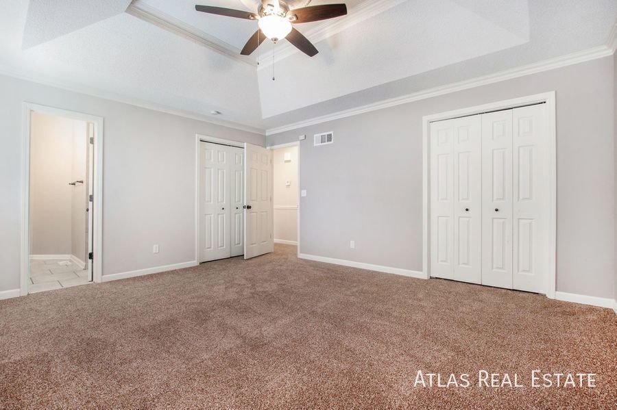 Building Photo - 301 SE Onyx Dr