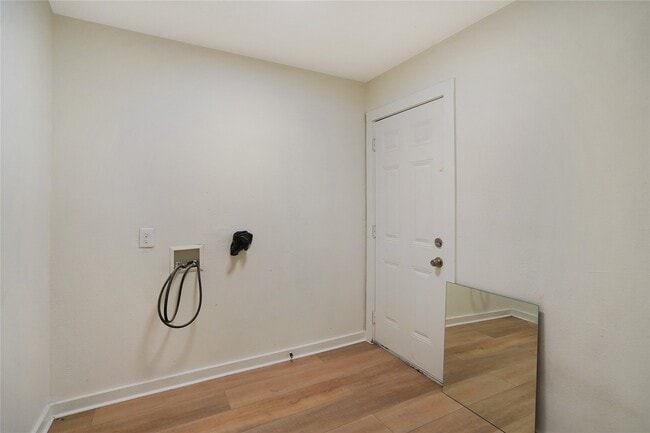 Building Photo - 5313 Firnat St