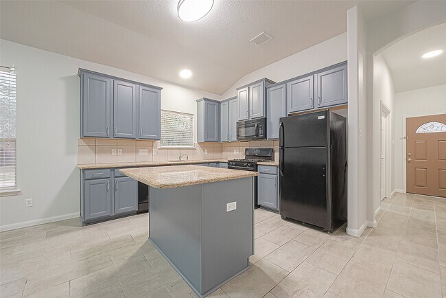 Building Photo - 6406 Applewood Forest Dr