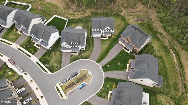 Building Photo - 7679 Cross Creek Dr