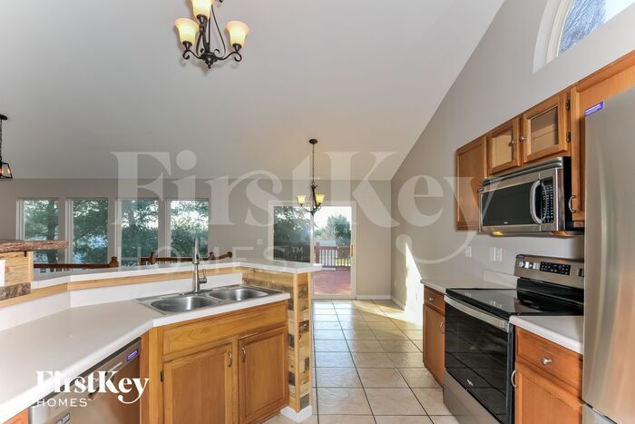 Building Photo - 212 Royallmanor Ln