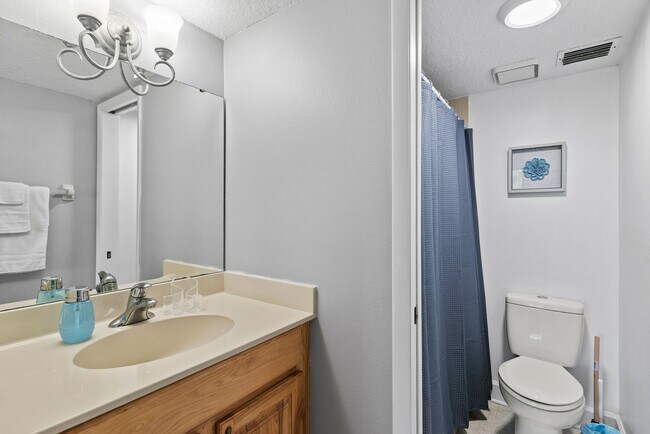 Building Photo - 1054 Lotus Cove Ct