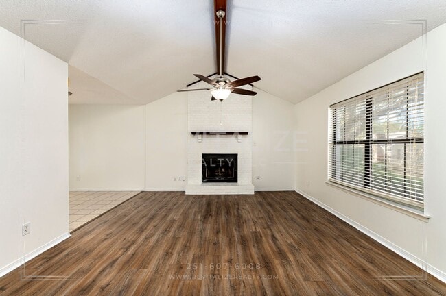 Building Photo - Beautifully Renovated 3 Bed 2 Bath Home in Theodore