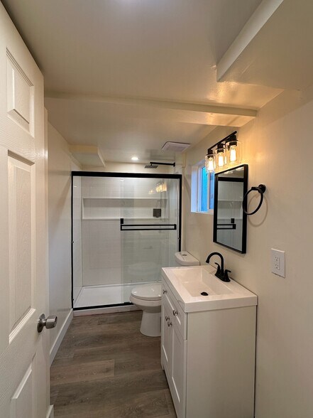 Building Photo - 3447 Caspian Ave