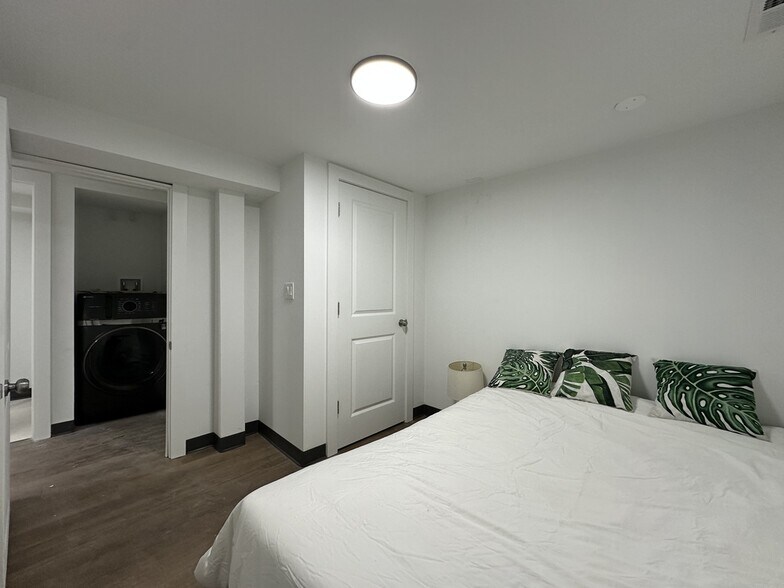 Building Photo - 1626 N Fairfield Ave