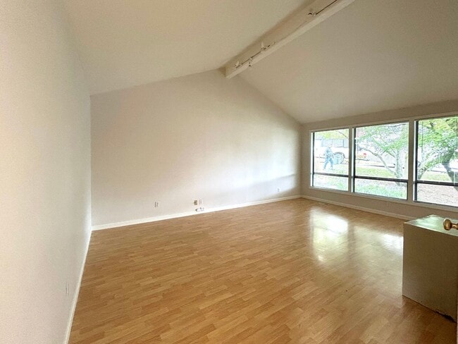Building Photo - Beautiful 4BD Home | Fireplace, Fenced Backyard, Deck, Garage & A/C
