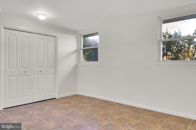 Building Photo - 4224 Kinmount Rd