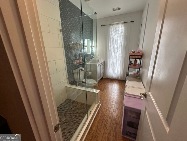 Building Photo - 6166 Holly Pk Ln SE