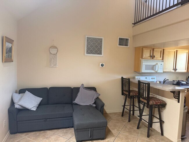 Building Photo - 6720 N Andrea Doria Dr