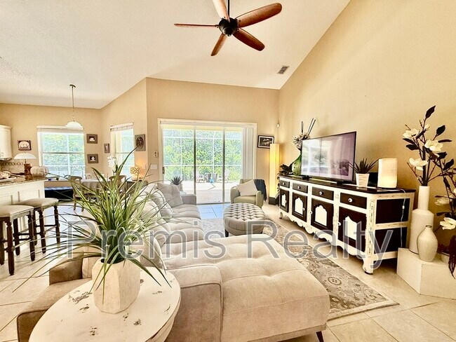 Building Photo - 431 Denise St