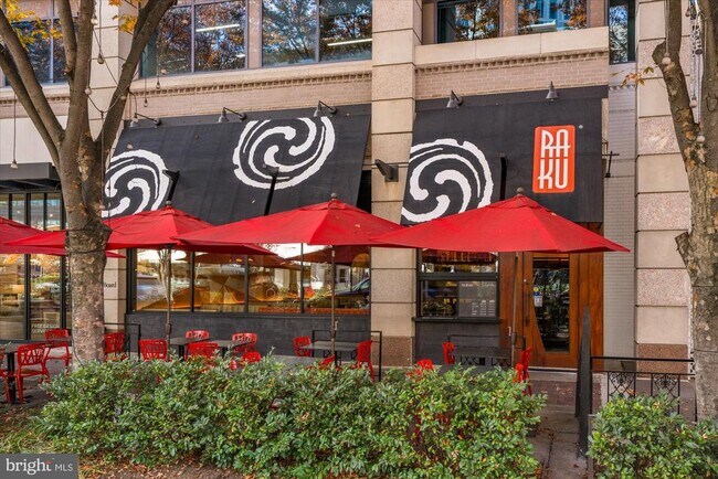 Building Photo - 4915 Hampden Ln