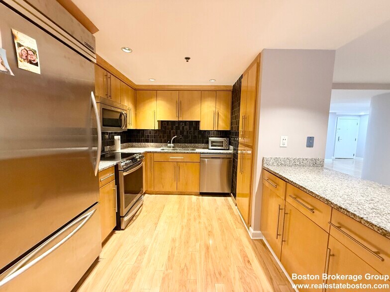 Primary Photo - 170 Tremont St