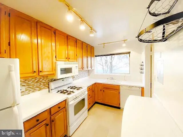 Building Photo - 10684 Weymouth St