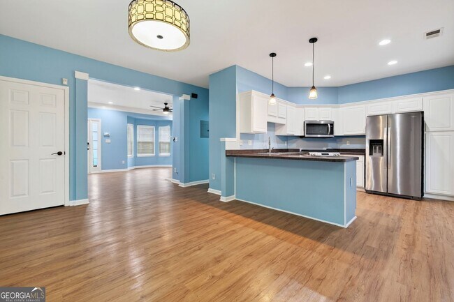 Building Photo - 5495 Hampton Ct