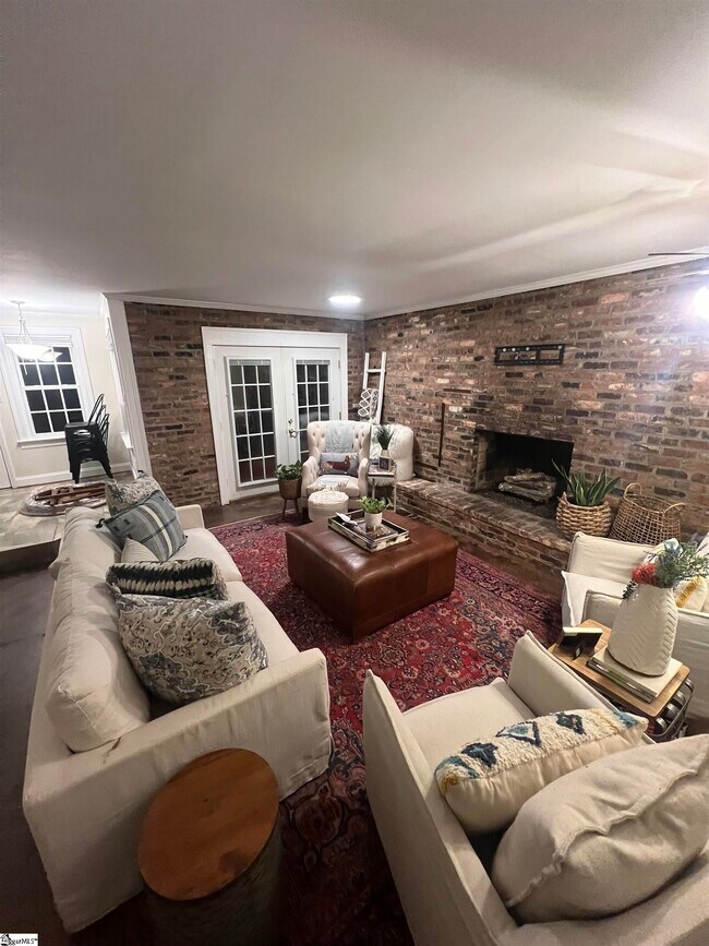 Building Photo - 10 Buist Ave