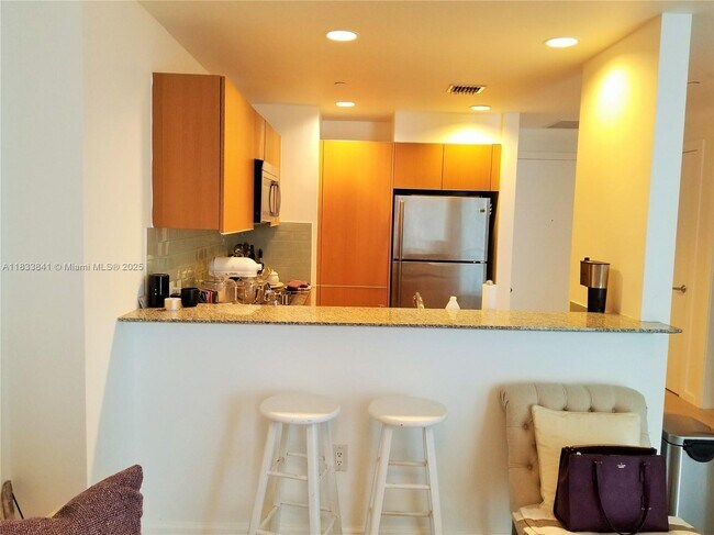 Building Photo - 1050 Brickell Ave