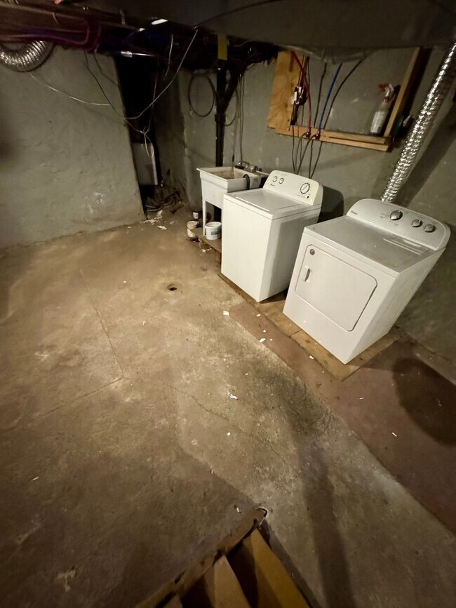 Building Photo - 1815 Locust St