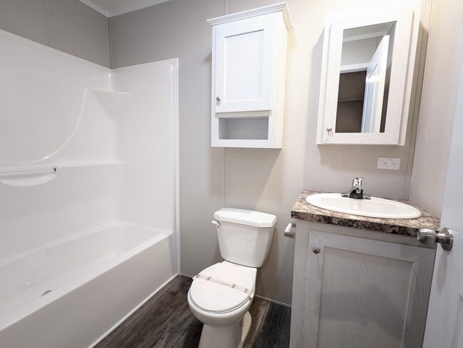 Building Photo - 607 Ohio