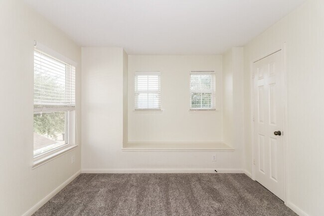 Building Photo - 2727 Skyview Grove Ct