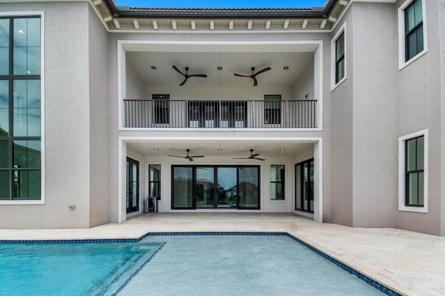 Building Photo - 9065 Watercrest Cir E