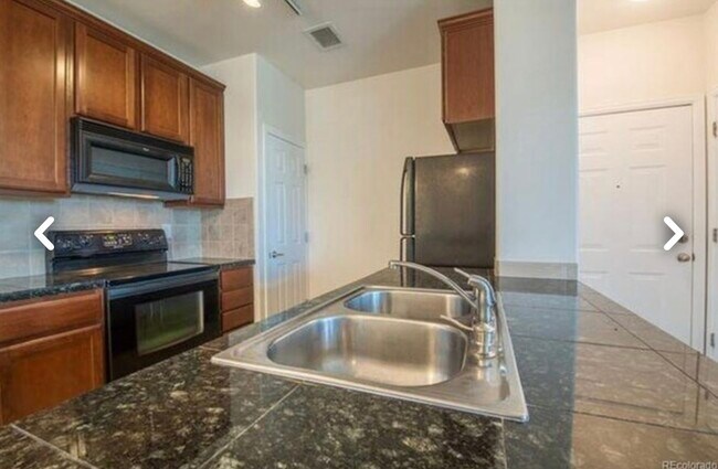 Building Photo - 2672 S Cathay Way