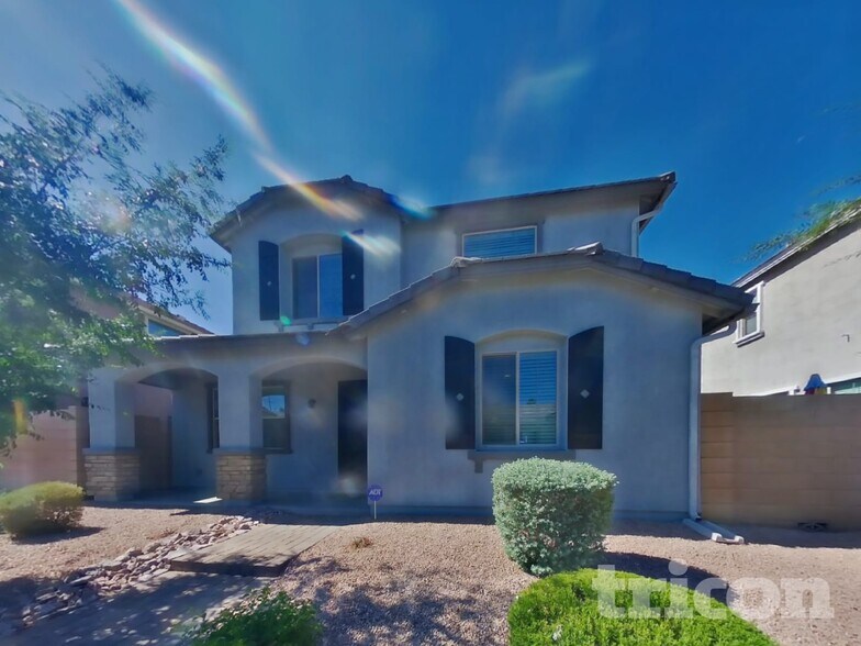 Building Photo - 323 N 56th Pl