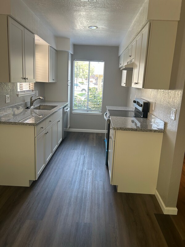 Building Photo - 1659 Blackoak Dr