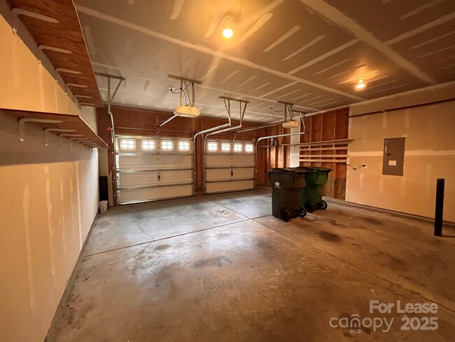 Building Photo - 14007 Highland Meadow Rd