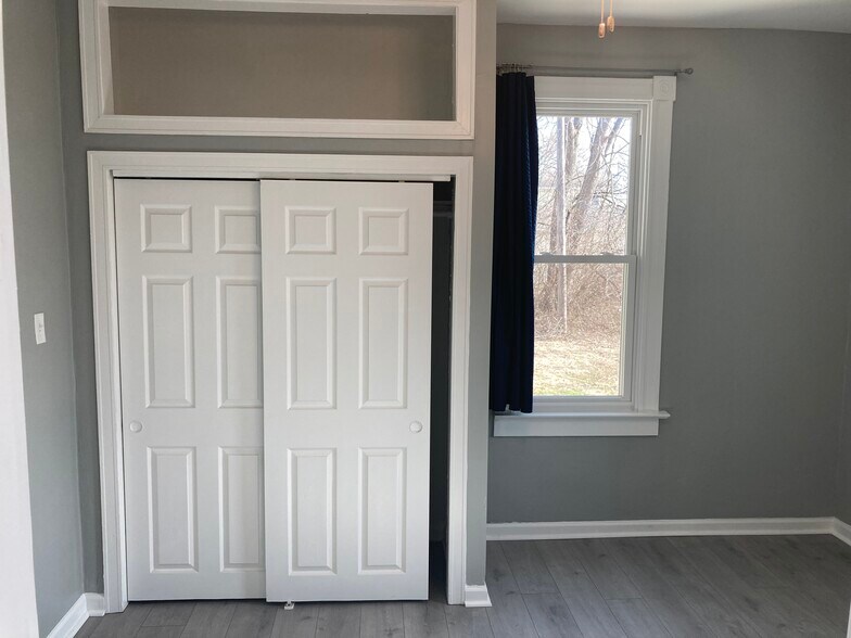 Building Photo - 8 N Indiana Ave