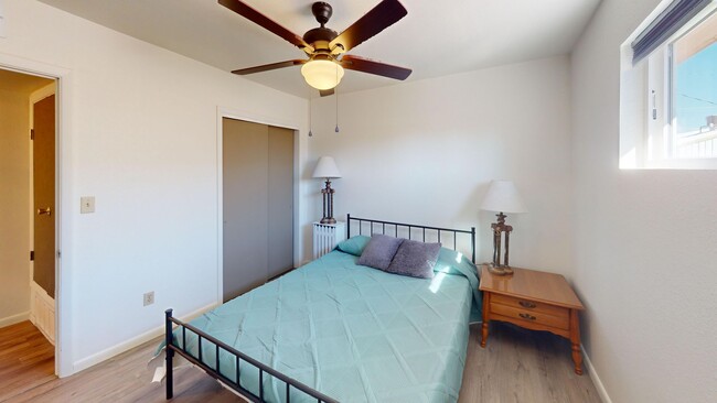 Building Photo - 2 Bedroom - 1 Bath Fully Furnished Apartment