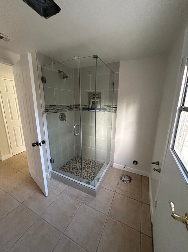 Downstairs shower - 11690 Kismet Ave