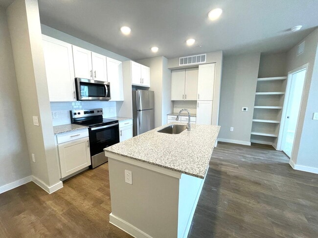 Building Photo - 3845 W Frontier Pkwy