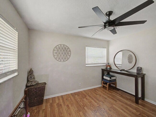 Building Photo - 4868 Canal Dr