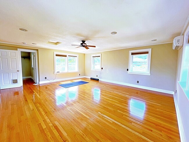 Building Photo - 7315 SE Taylor St