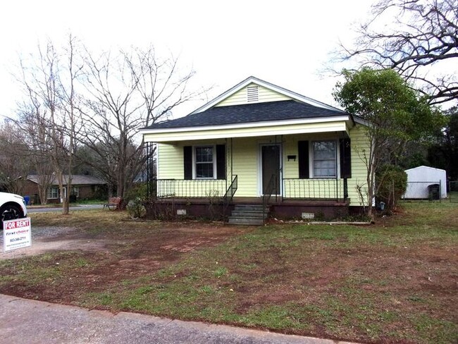 Primary Photo - 2 Bedroom 1 Bath Home - Recently Updated w...