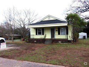 Building Photo - 2 Bedroom 1 Bath Home - Recently Updated w...