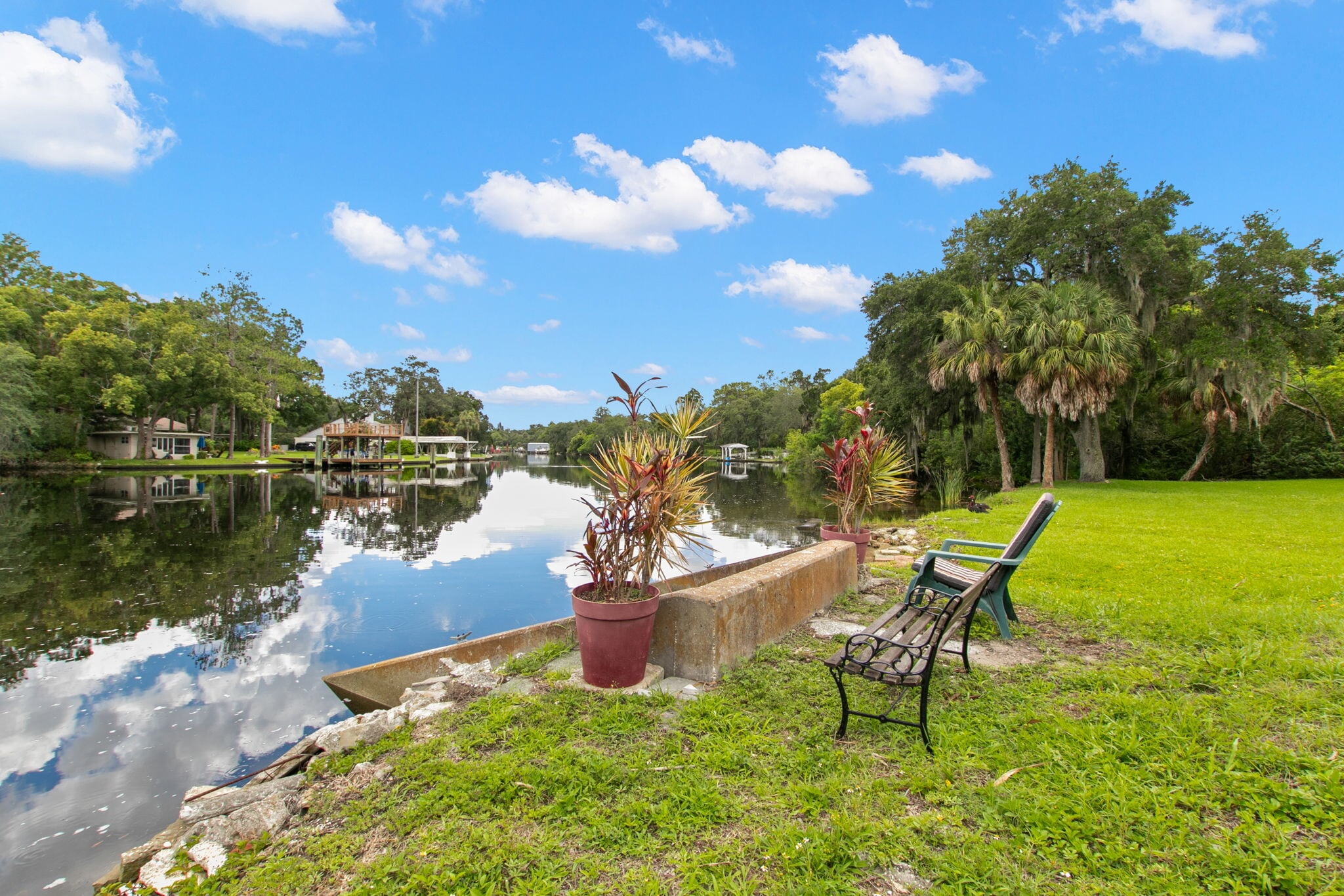 Building Photo - 1420 Alicia Ave