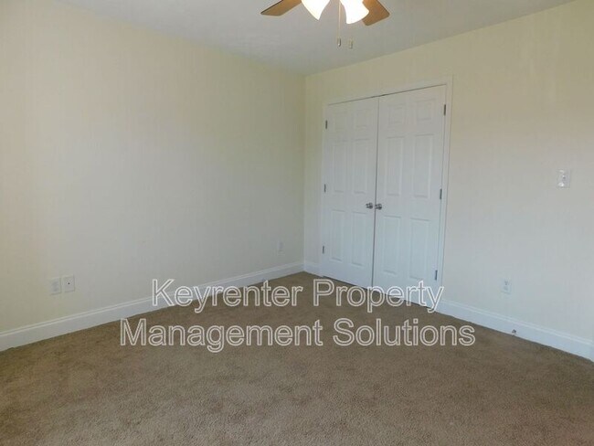 Building Photo - 20 Enchanted View Cir