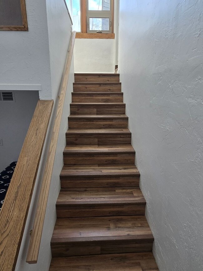 Building Photo - Recently updated 4 bedroom 4 bathroom house in the UNM  North Campus area!