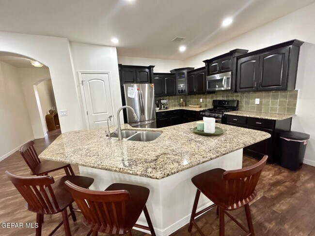 Building Photo - 7349 Skyrocket Dr