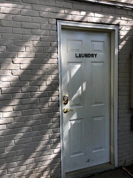 Building Photo - 213 Bendel Rd