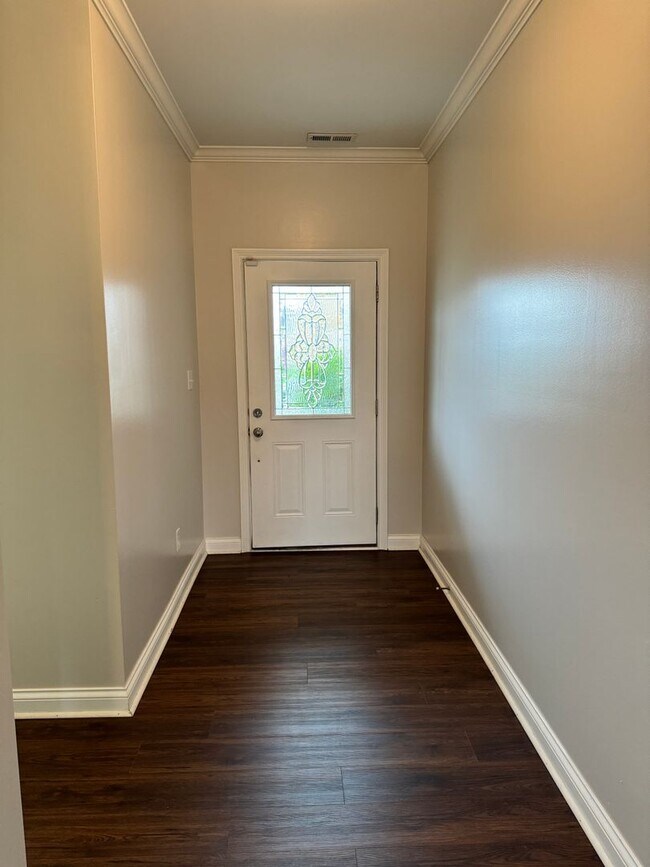 Building Photo - Beautiful 4 Bedroom in Kearney Ridge