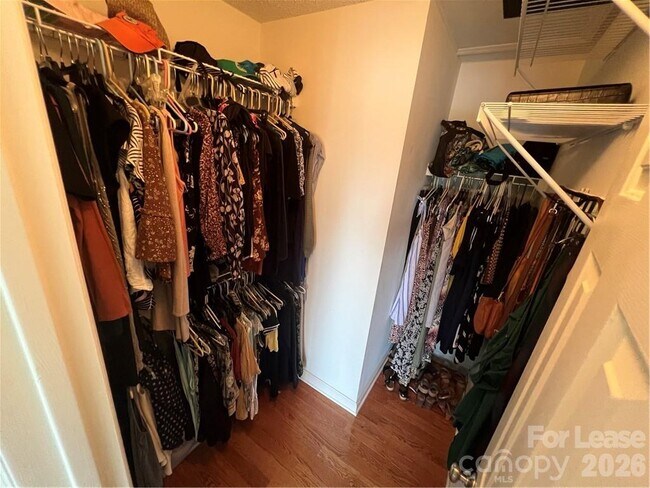 Building Photo - 17919 Kings Point Dr